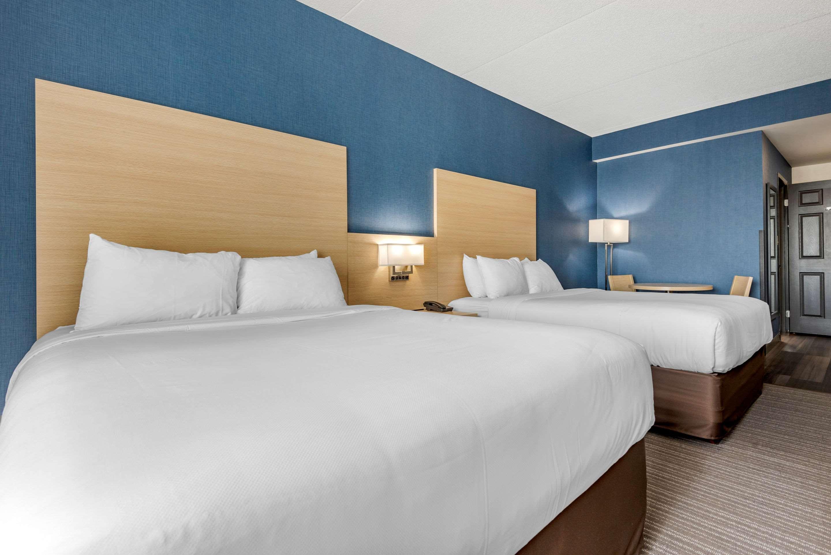 Quality Inn & Suites Oakville Eksteriør bilde