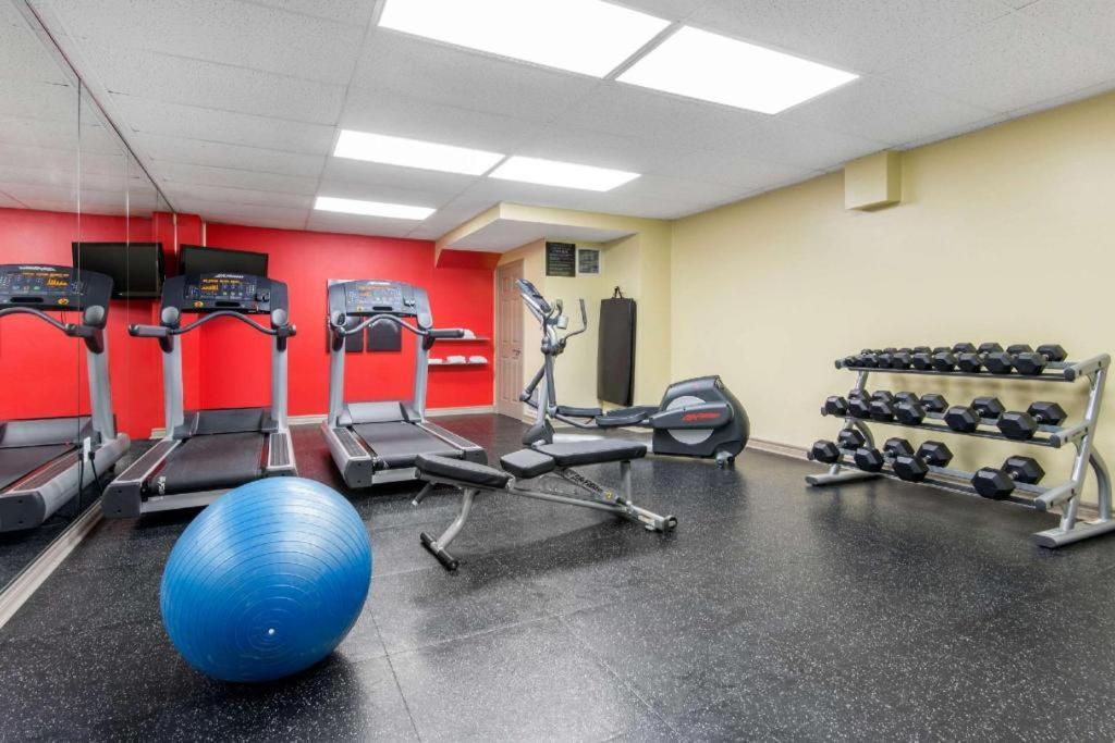 Quality Inn & Suites Oakville Eksteriør bilde
