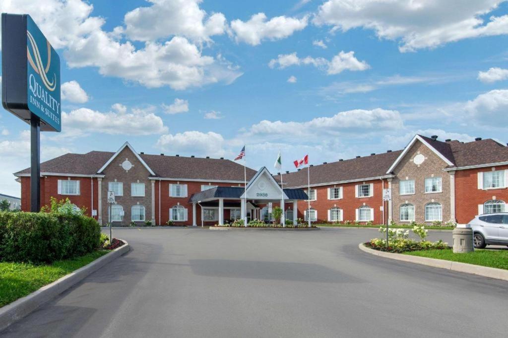 Quality Inn & Suites Oakville Eksteriør bilde
