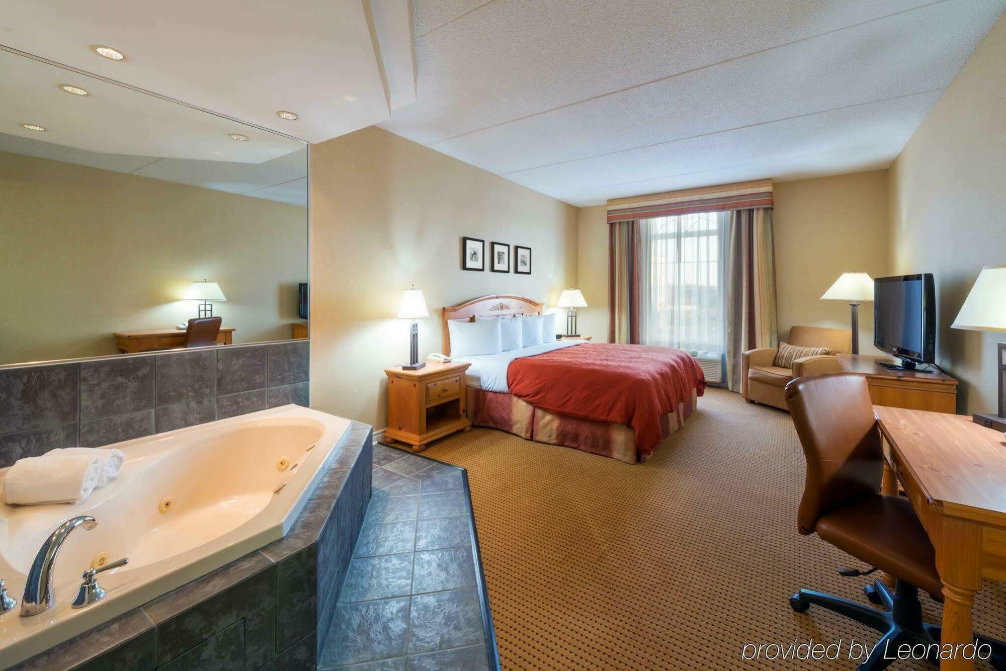 Quality Inn & Suites Oakville Eksteriør bilde